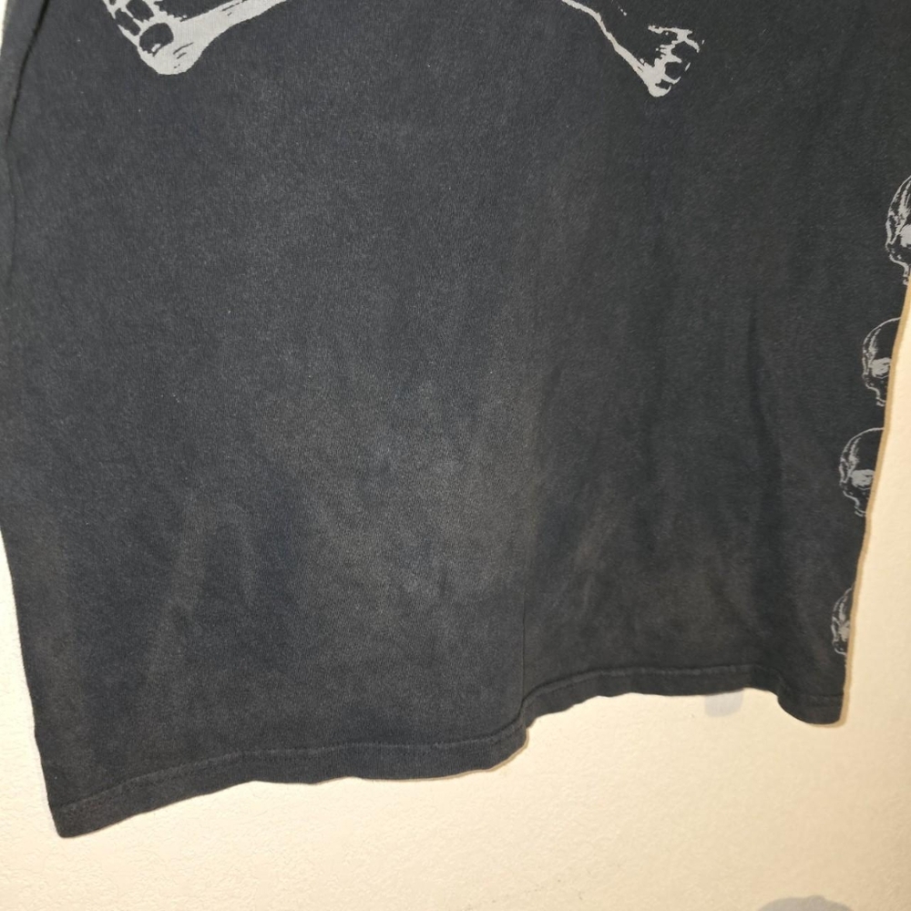 Vintage Y2K Skulls AOP All Over Print Tee Skater Grunge Size Medium - Picture 4 of 4